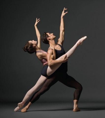 Quando balli, esprimi sulla terra ciò che l'anima vuole far sapere al cielo con grazia e dolcezza.