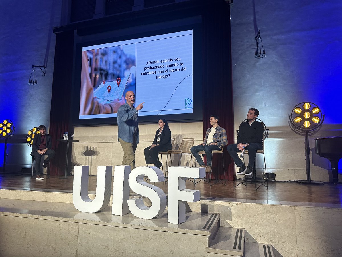 JavierJMartin's tweet photo. Espectacular TedInd-X de @UISFJoven  para pensar el futuro del trabao 👏👏 https://t.co/C6NLRh00Us