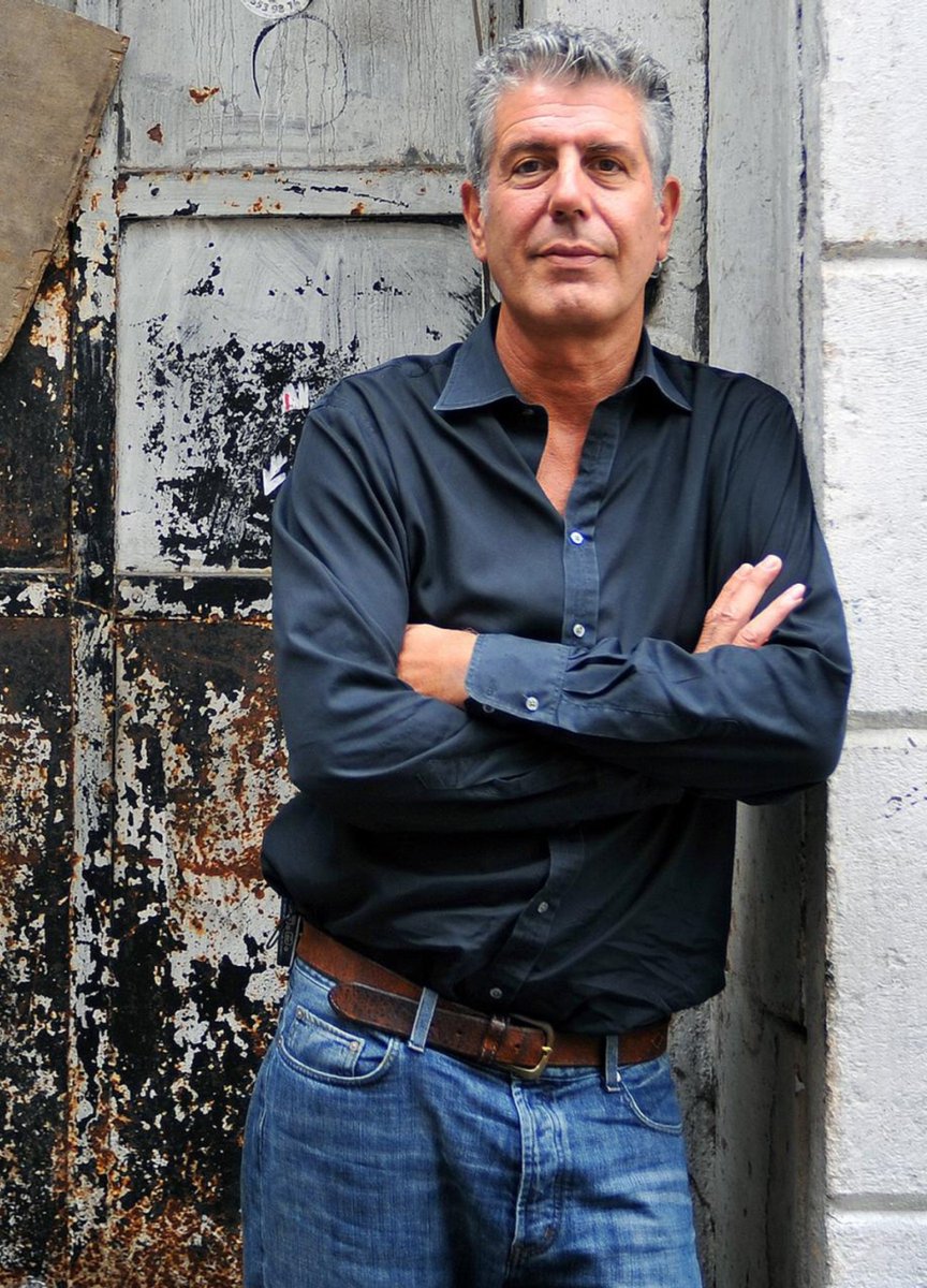 Tomorrow marks 6 years since the world lost Anthony Bourdain.

A chef, an author, and an enthusiast of Spain.

Here are my 25 favorite insights — on food, life, and the country we love — from every episode he filmed in Spain:

(a 🧵)