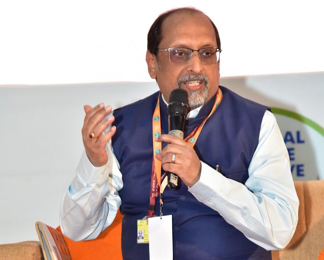 jsuryareddy's tweet photo. A 1987 batch IAS officer Neerabh Kumar Prasad has been appointed as the new #ChiefSecretary of Andhra Pradesh.
Appointment orders were issued.
The present Chief Secretary 1990 batch IAS, K.S. Jawahar Reddy transferred.
#APChiefSecretary #AndhraPradesh #NeerabhKumarPrasad https://t.co/mr0SGGqR1E