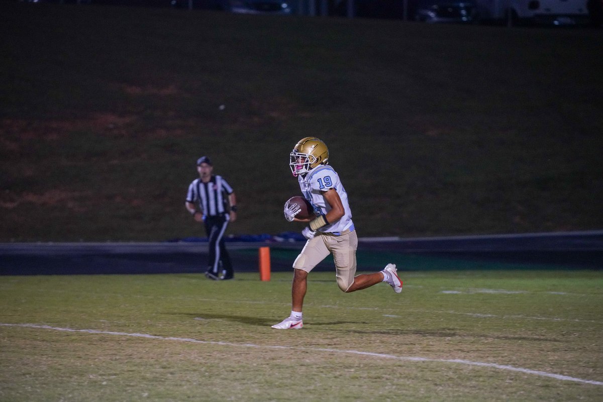 Junior szn! hudl.com/v/2PKhFh <a href="/dwdanielFB/">D.W. Daniel Football</a> <a href="/coachmcgowens18/">Coach McGowens</a> <a href="/Waltjr2222/">Upper Echelon Sports & Perfomance</a>