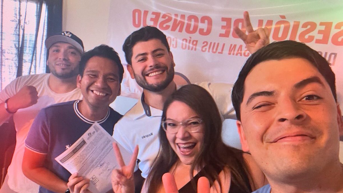 jpwasapraka's tweet photo. ¡GRACIAS, DE CORAZÓN!🍏🎉

Hoy recibimos la constancia como su diputado electo para SLRC D1, y la gratitud que siento la demostraré con hechos, esta victoria es suya 👊🏻

#SLRC #Wasapraka #DiputadoElecto #Gracias https://t.co/u6pRJOo5aV
