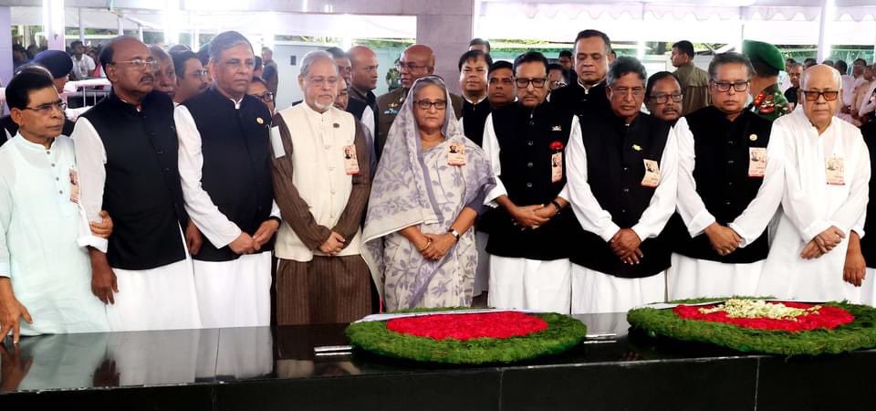albd1971's tweet image. Prime Minister #SheikhHasina and the central leaders of #AwamiLeague have paid respects to the Father of the Nation Bangabandhu Sheikh Mujibur Rahman today marking the historic #SixPoints Movement.