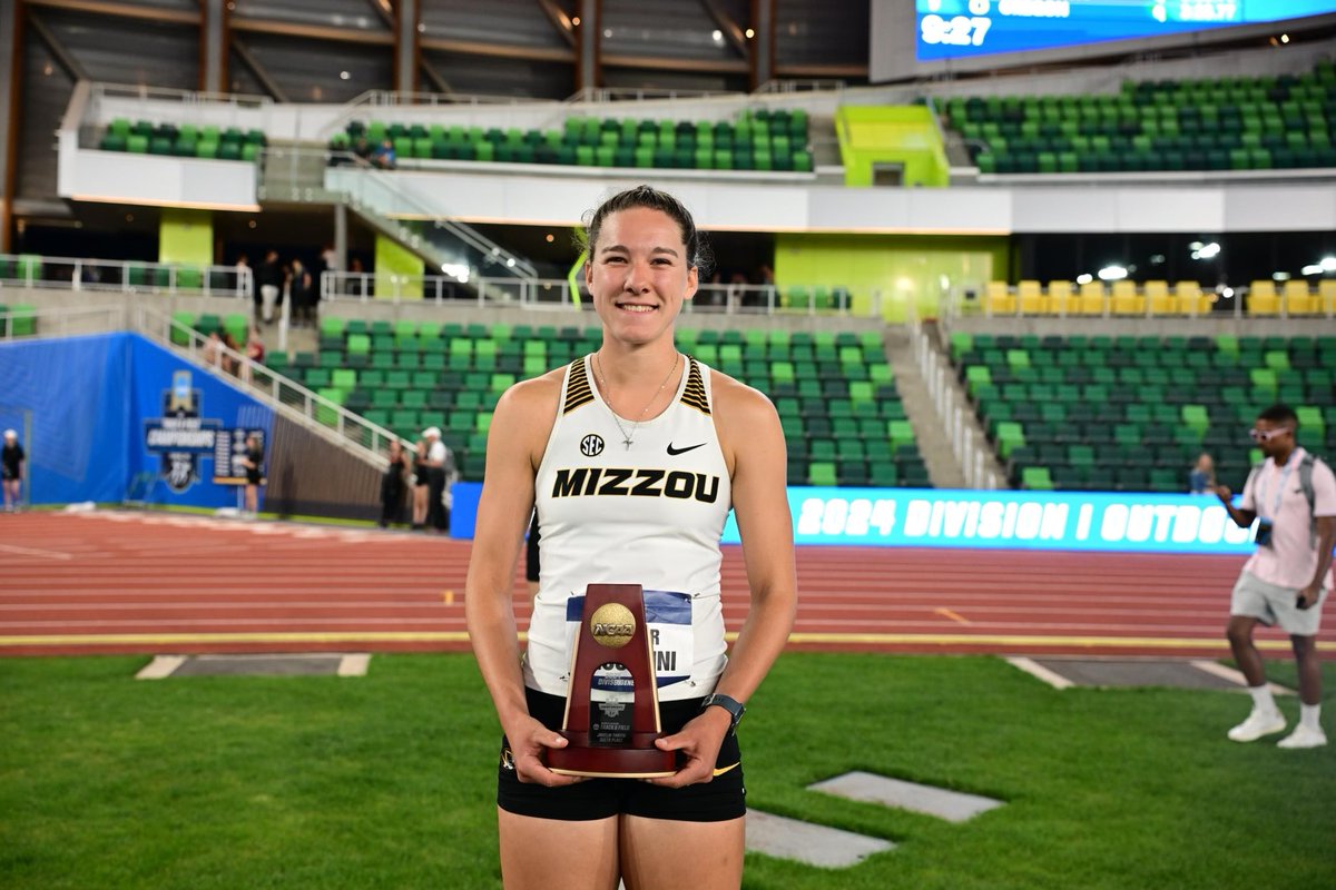 MizzouTFXC's tweet photo. Put it on display 🐯

Skylar Ciccolini places sixth in the javelin with a mark of 55.06m (180-8) 📈 https://t.co/yDL4130Znp