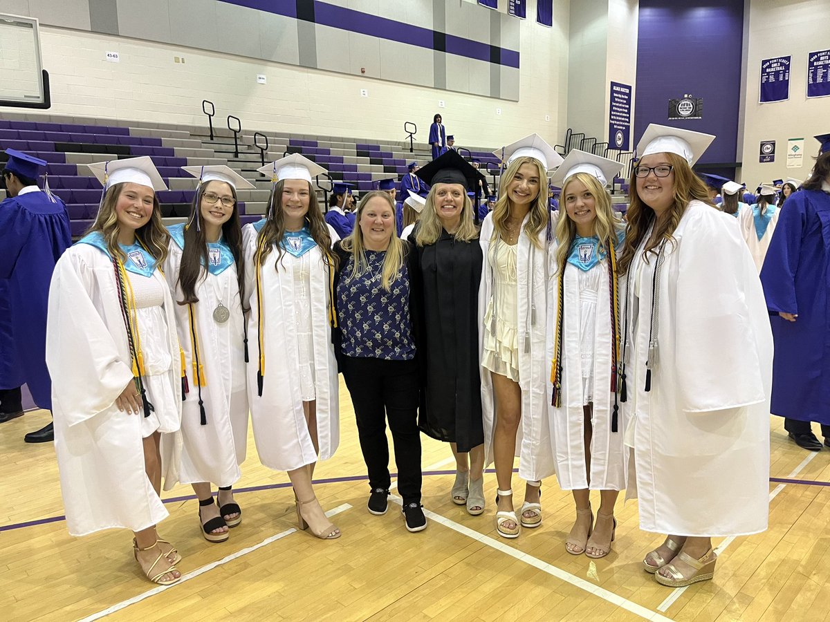BWminithon's tweet photo. Congratulations to our Mini-THON exec board seniors! We wish you all the best! We will miss you! 🎓💜#classof2024 https://t.co/cqwBwrNSmv
