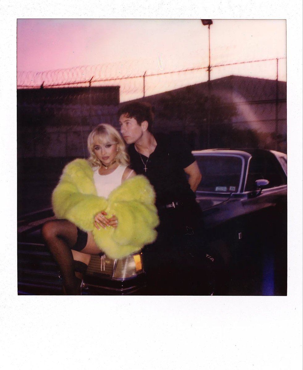 PopBase's tweet photo. Sabrina Carpenter and Barry Keoghan on set of the ‘Please Please Please’ music video. https://t.co/FiJEeLAWiU