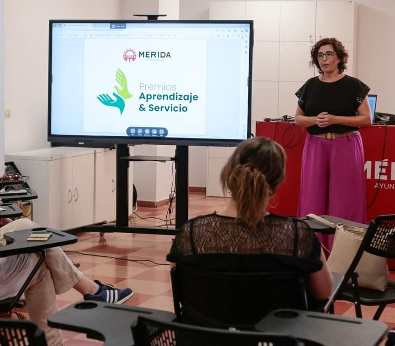 REDAPS1's tweet photo. Charla Informativa sobre la X edición de los Premios #ApS y sobre el XVII Encuentro Estatal  que tendrá lugar el 13 de diciembre en Mérida. #PremiosAps2024  @educaciongob
@Educo_ONG 
ℹ️ https://t.co/dvpz9Tcavb https://t.co/BaXngkGq3t