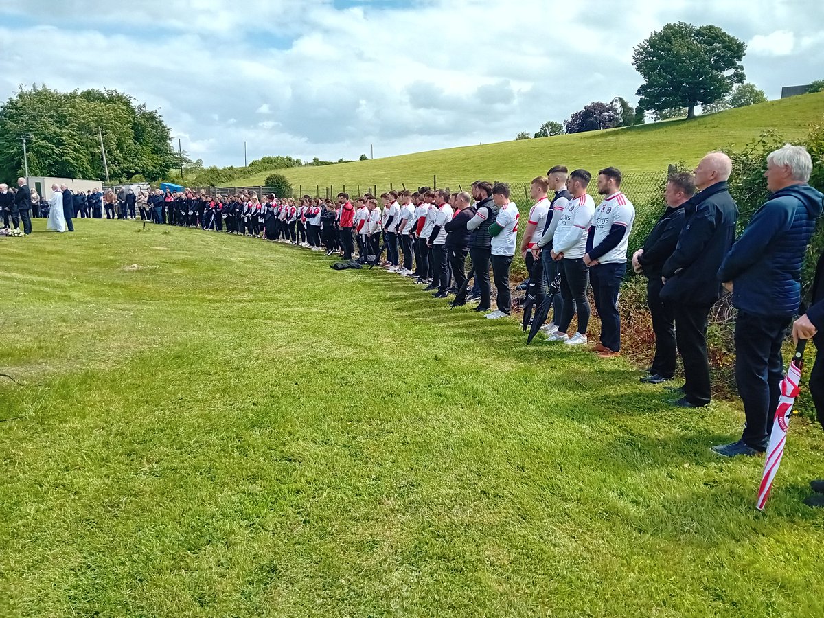 tonydonnelly41's tweet photo. The GAA is not just a sporting organisation.  It's a community.  It's a family. Yesterday  the @DGNHurlingclub  @NaomhTreasa @AghalooOfficial clubs wrapped their arms around the O'Faolain and Gildernew family as we bid a sad fond farewell to young Fiachra. https://t.co/dGSNejgd0u