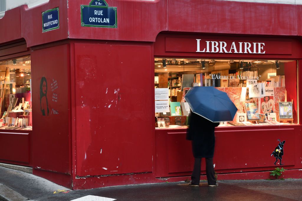 FC_actu's tweet photo. L’état de santé économique des 3 500 librairies indépendantes de France est inquiétant. Elles estiment être sur une ligne de crête. Le Syndicat de la librairie française appelle les grands groupes d’édition et les pouvoirs publics à leur tendre la main.📚
https://t.co/4Fci9wgulj https://t.co/5Unl82Lki8