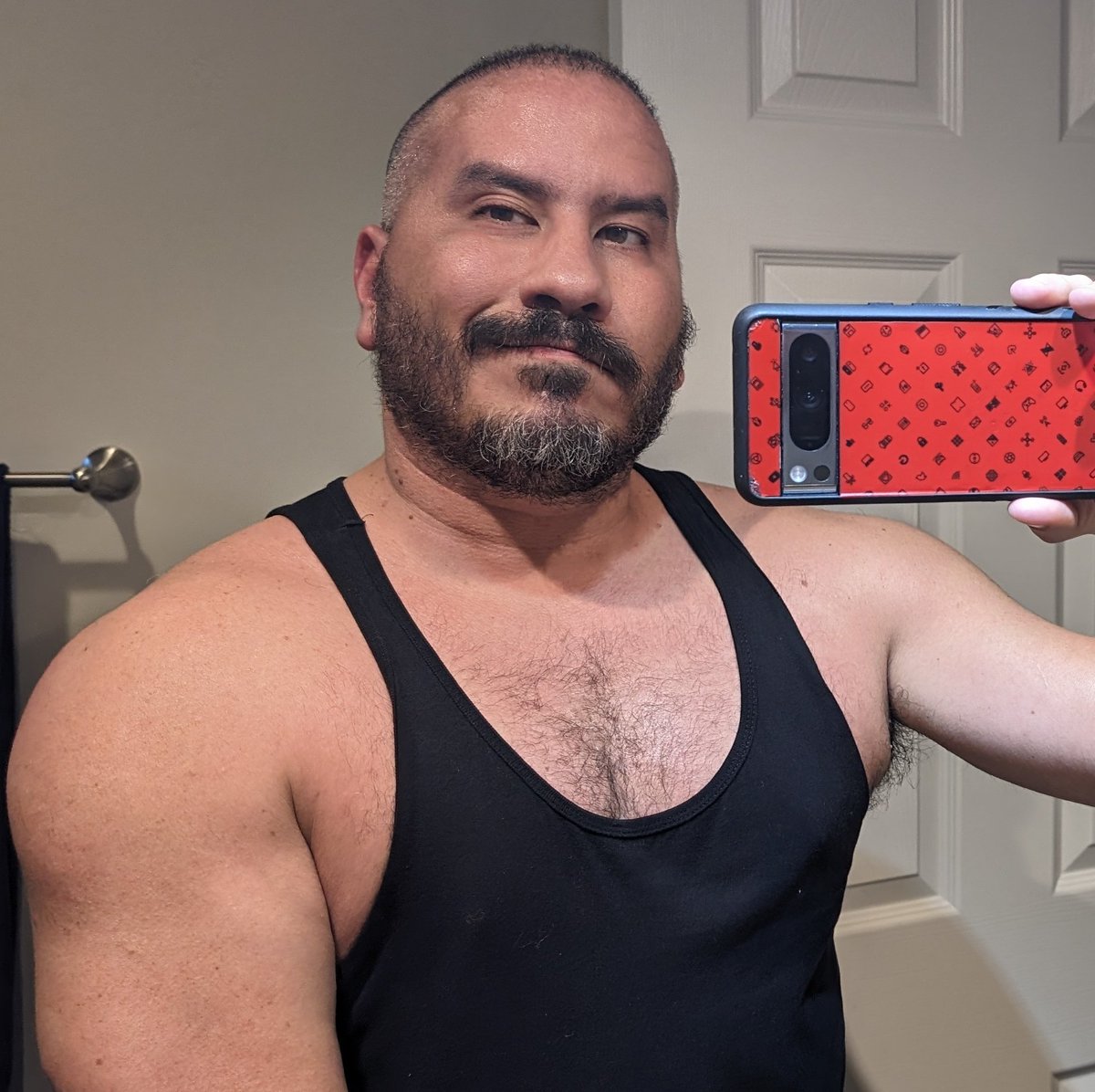 It's mah birthday 🎊🎊🎊  29 obviously
#cuddlepup #cuddlebear #pupson #propertyofdad #hairygay  #scruffygay #scruffy #musclepup #musclebear #gaygym #hairymuscle