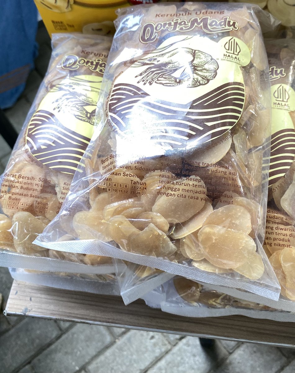 nadiaafathma's tweet photo. Jumat (7/6),Nadia,Luhkan #Sidoarjo,di UKM Ibu Hj. Leni Ds.Sawohan Kec. Buduran, melaporkan #Produksi Terasi Udang sebanyak 5kg harga jual Rp. 12.000/ pc (60gr), Kerupuk Udang sebanyak 10kg, harga jual Rp.60.000/kg (mentah), Rp. 15.000/pc (matang) #GiatLuhkanSatminkalBWI #Luhlapor https://t.co/BXjPE29upO