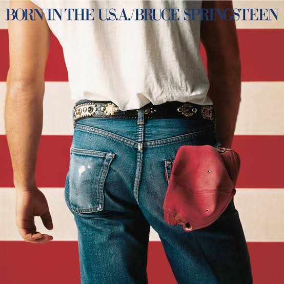 MusicRandomFact's tweet image. Junio 4, 1984.
Bruce Springsteen pública su séptimo álbum "Born in the U.S.A.", el álbum fue grabado en Nueva York durante los años 1982 a 1984, con la E Street Band. Es el disco más vendido de Bruce. Incluye "Dancing in the Dark", "Born in the U.S.A." y "I'm on Fire".