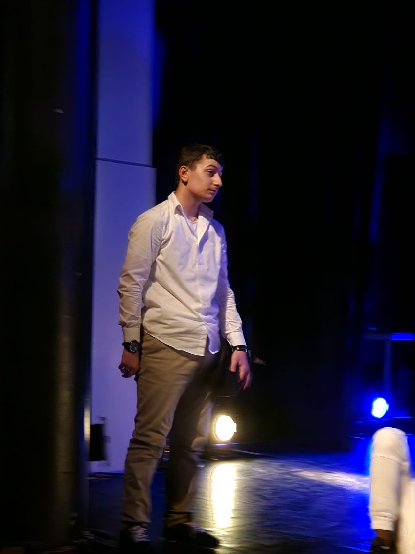 Très belle prestation des élèves de 3ème du <a href="/CollegelouiseM/">REP+ Louise Michel</a> lors de leur spectacle de théâtre au CRD. Merci à Mme Melou, professeur de théâtre pour son professionnalisme et son investissement auprès de nos élèves.