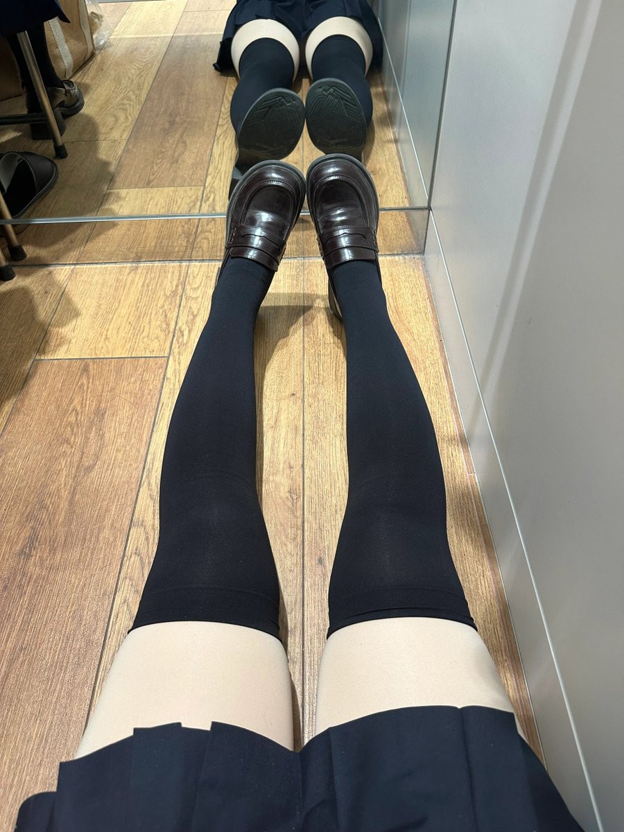 fatlatiao's tweet photo. 奖励都要臭成��罚了
#jk #反差 #女奴 #丝袜叠穿 #臭脚 #汗脚 #原味 #双穴塞满 #主人的任务 https://t.co/D51d4w9gH1