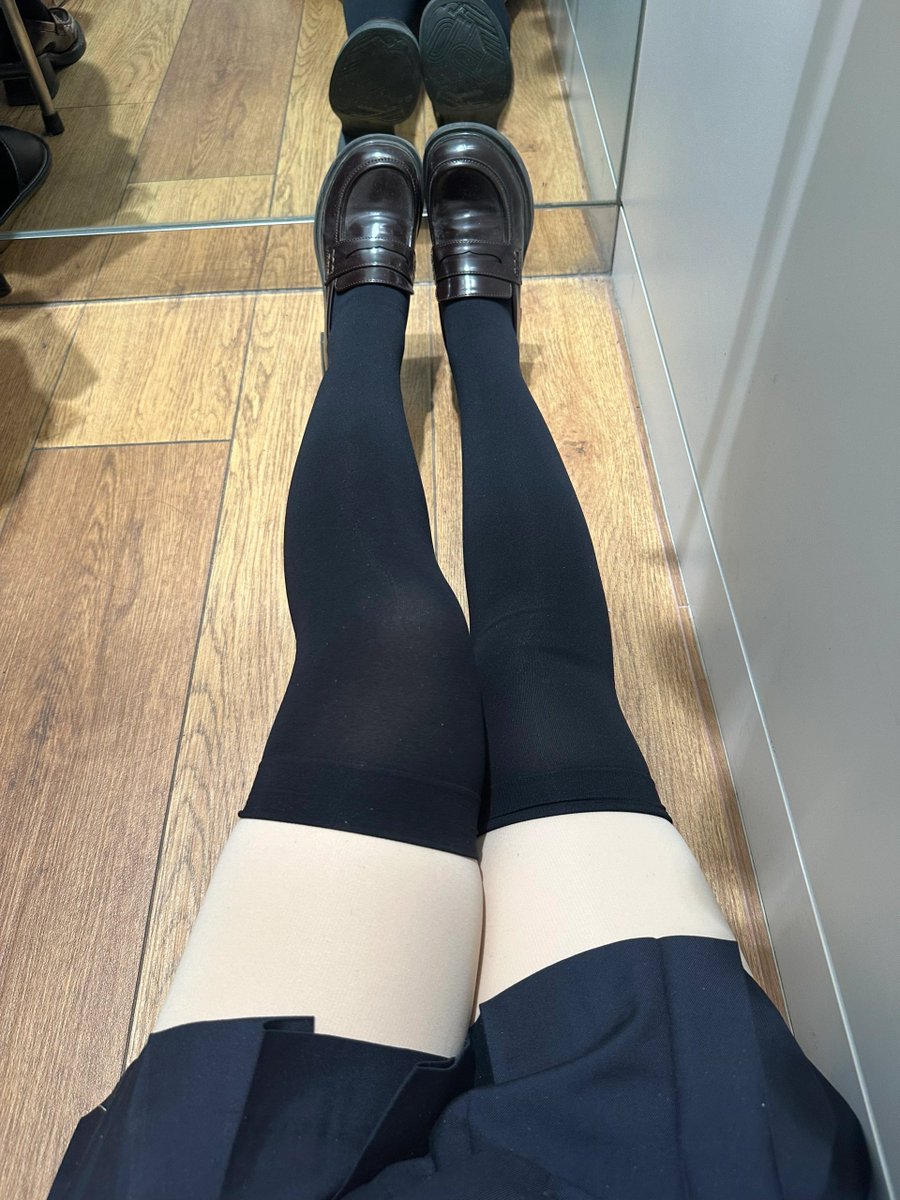 fatlatiao's tweet photo. 奖励都要臭成��罚了
#jk #反差 #女奴 #丝袜叠穿 #臭脚 #汗脚 #原味 #双穴塞满 #主人的任务 https://t.co/D51d4w9gH1