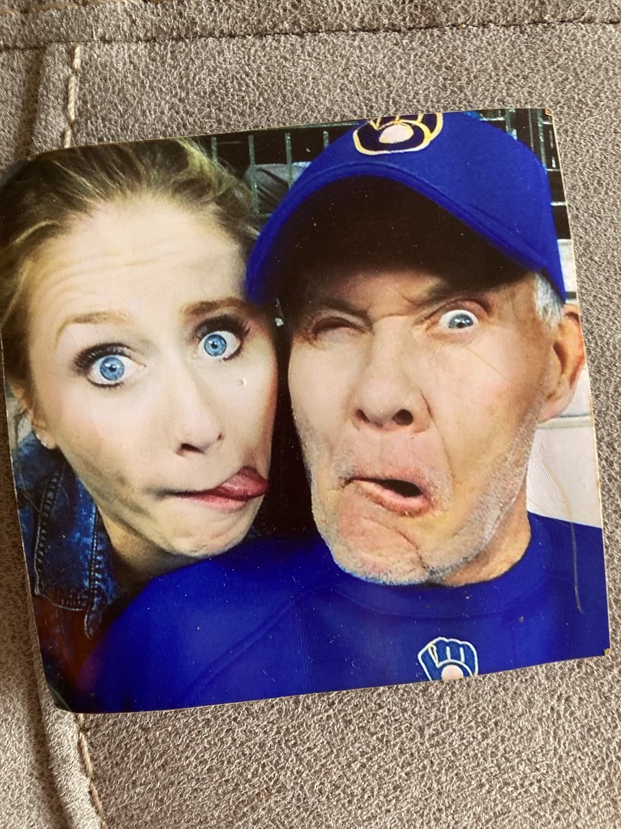 AppletonTech's tweet image. Happy Birthday to my wonderful middle child, Megan Lewis. I’ve enjoyed watching you grow up and become a successful entrepreneur. From a shy little girl, to a fun loving sports enthusiast, with her dad’s warped humor. Your taste in Classic Rock is tremendous too! Love You 🥰!