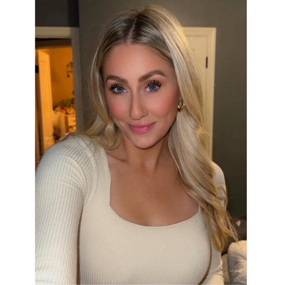 AppletonTech's tweet image. Happy Birthday to my wonderful middle child, Megan Lewis. I’ve enjoyed watching you grow up and become a successful entrepreneur. From a shy little girl, to a fun loving sports enthusiast, with her dad’s warped humor. Your taste in Classic Rock is tremendous too! Love You 🥰!