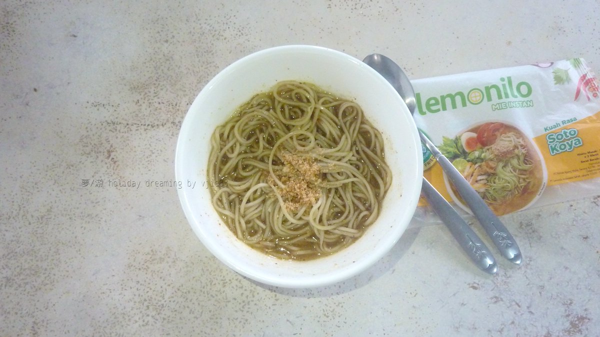 hd_vjie83's tweet photo. 🆕 #印尼 • #快熟麵 • #vjie83食記
🆕 #夢游00649
.
以大自然作爲啓發而設立的 #LEMONILO 把“較健康快熟麵”昇級爲了“更健康”,因爲加了更多蔬菜,只是這些蔬菜都加到麵條裏了。究竟這 #蔬菜烘乾麵 味道如何?那就跟我一起吃她的 #KOYA索多湯麵 吧!
.
完整圖文版 ✅ https://t.co/bExWnHS1qL https://t.co/ux72C3qnvX