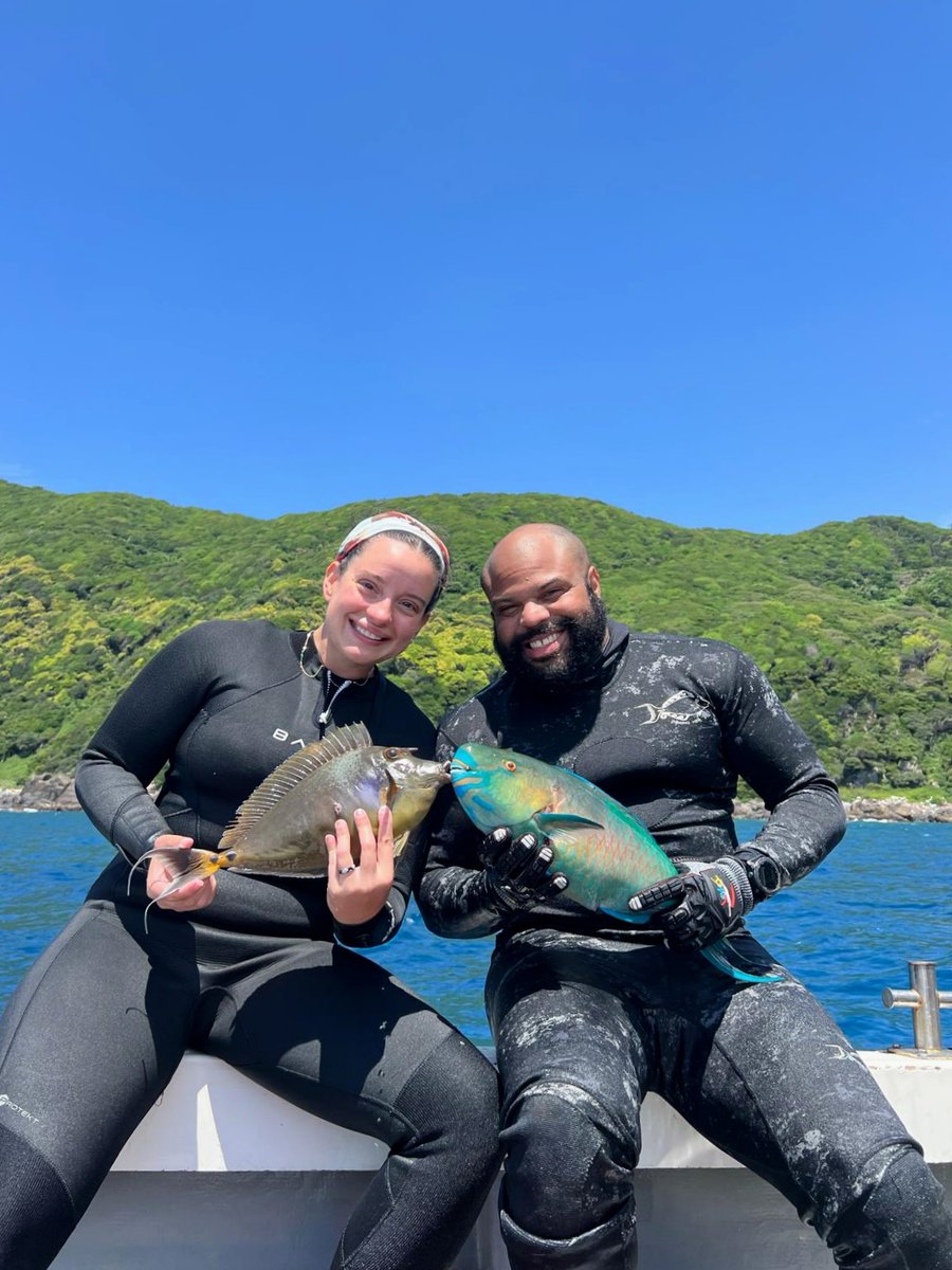 April_Hugi's tweet photo. Japan round 2 fish collecting has been a huge success and a great time! Forever grateful to @Sternarchella for letting me tag along on the trip of a lifetime again. I think we both leveled up this year with deeper dives and bigger fish! https://t.co/E8zFsdGwtJ