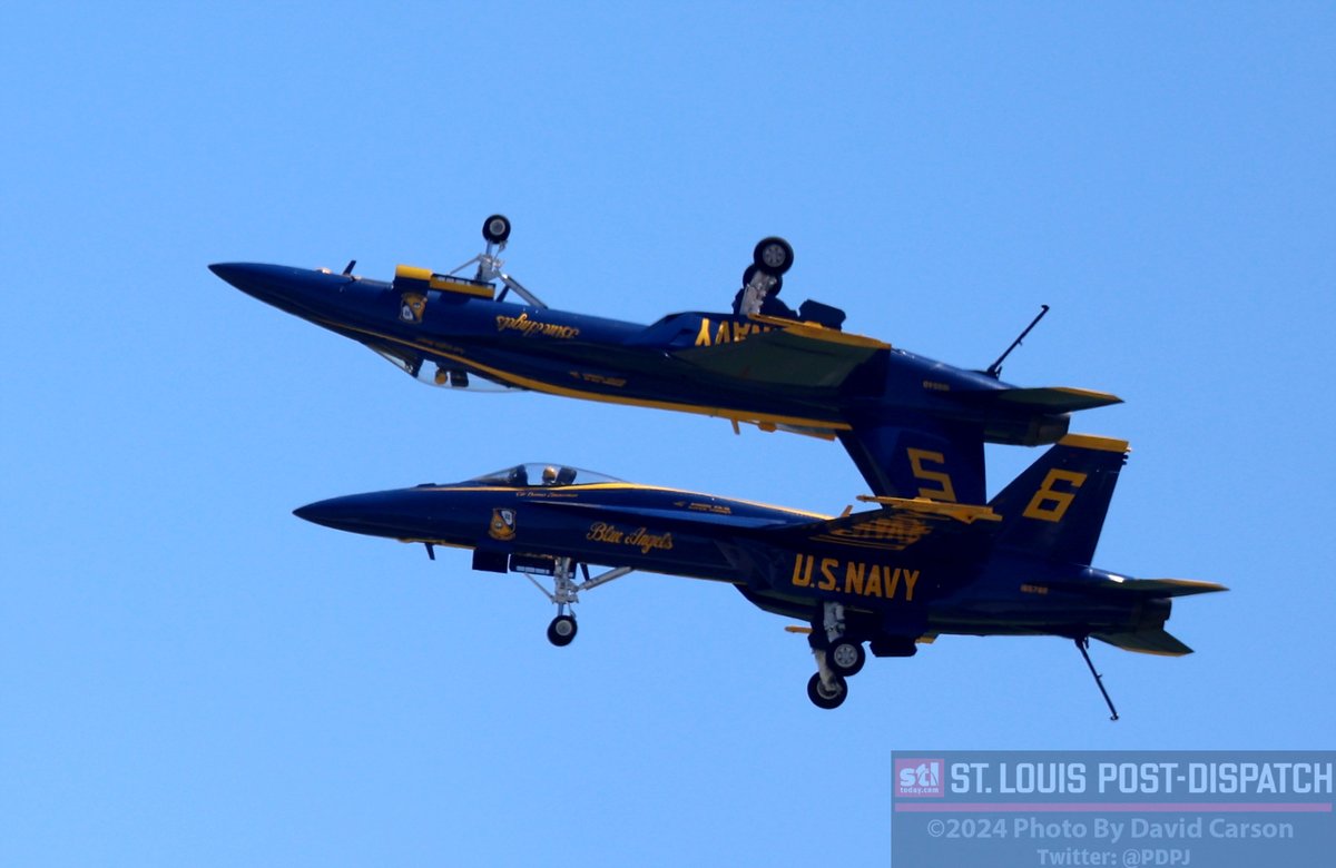 PDPJ's tweet photo. I know this makes me sound like a geeky teenager but.. the Blue Angels are cool. I watched them practice today for this weekend's airshow in Chesterfield, Mo. where they buzzed the tower and appeared to practice being in position for "keeping up foreign relations"  #STL https://t.co/NEYuze2xdZ