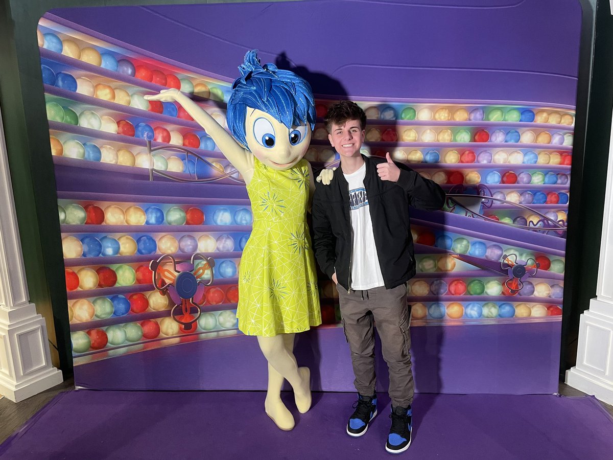 Kidzcoolit's tweet photo. FRIDAY on Kidzcoolit: https://t.co/wZYmAbqweO https://t.co/dNY8ZCi0gF & https://t.co/ZJC34bKxas Follow .@YouthGottit https://t.co/6eywn3DcsF #InsideOut2 #Sonic3 #TransformersOne #TeenTitansGo #TheAcolyte #StarWars #ThePresent #OTA24 #GarfieldMovie #BSTHydePark #IFMovie #DoctorWho #TheMandalorian #TheAcolyte #sonicthedhedgehog #PixarParty #MCMComicCon #Books #WitchesOfWoodville #PaperMario #FridayVibes #FridayMotivation #FridayMorning