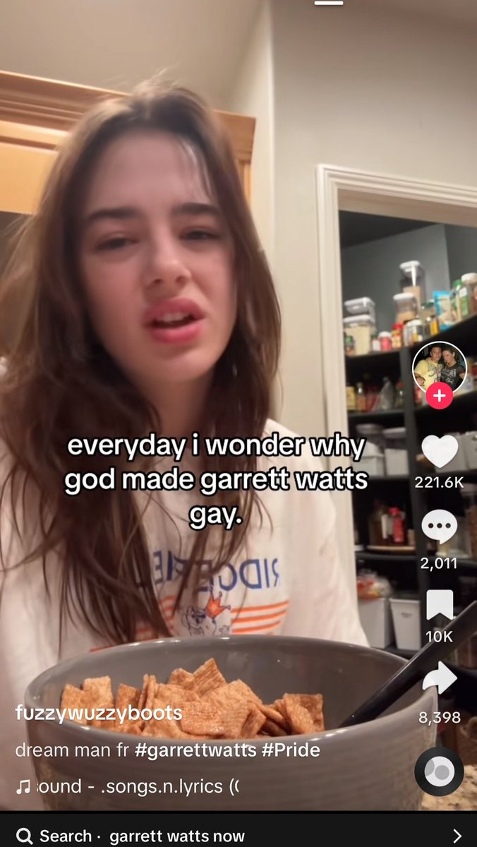Garrett_spooky's tweet photo. WHAT IS BRO DOING HERE https://t.co/4J9YHUWHPL