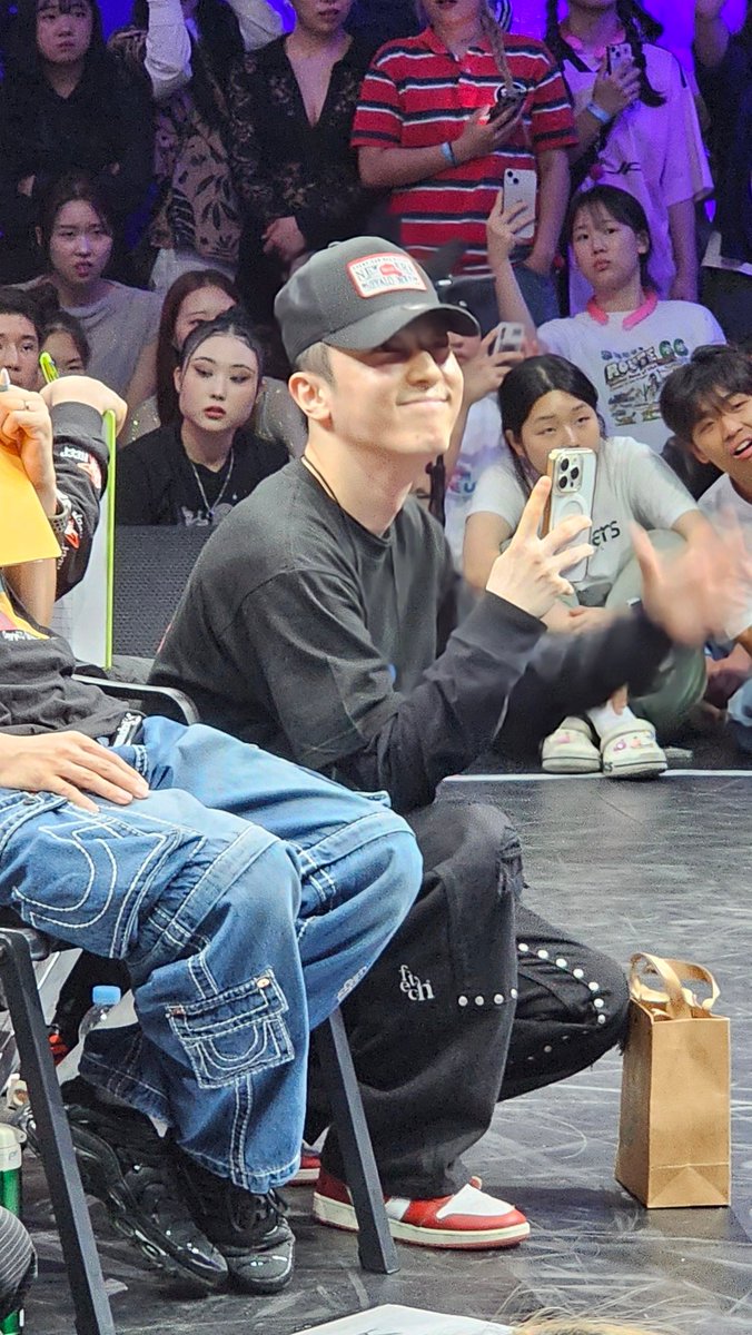 갑자기 나타나서 덕질하고 가심😼😼