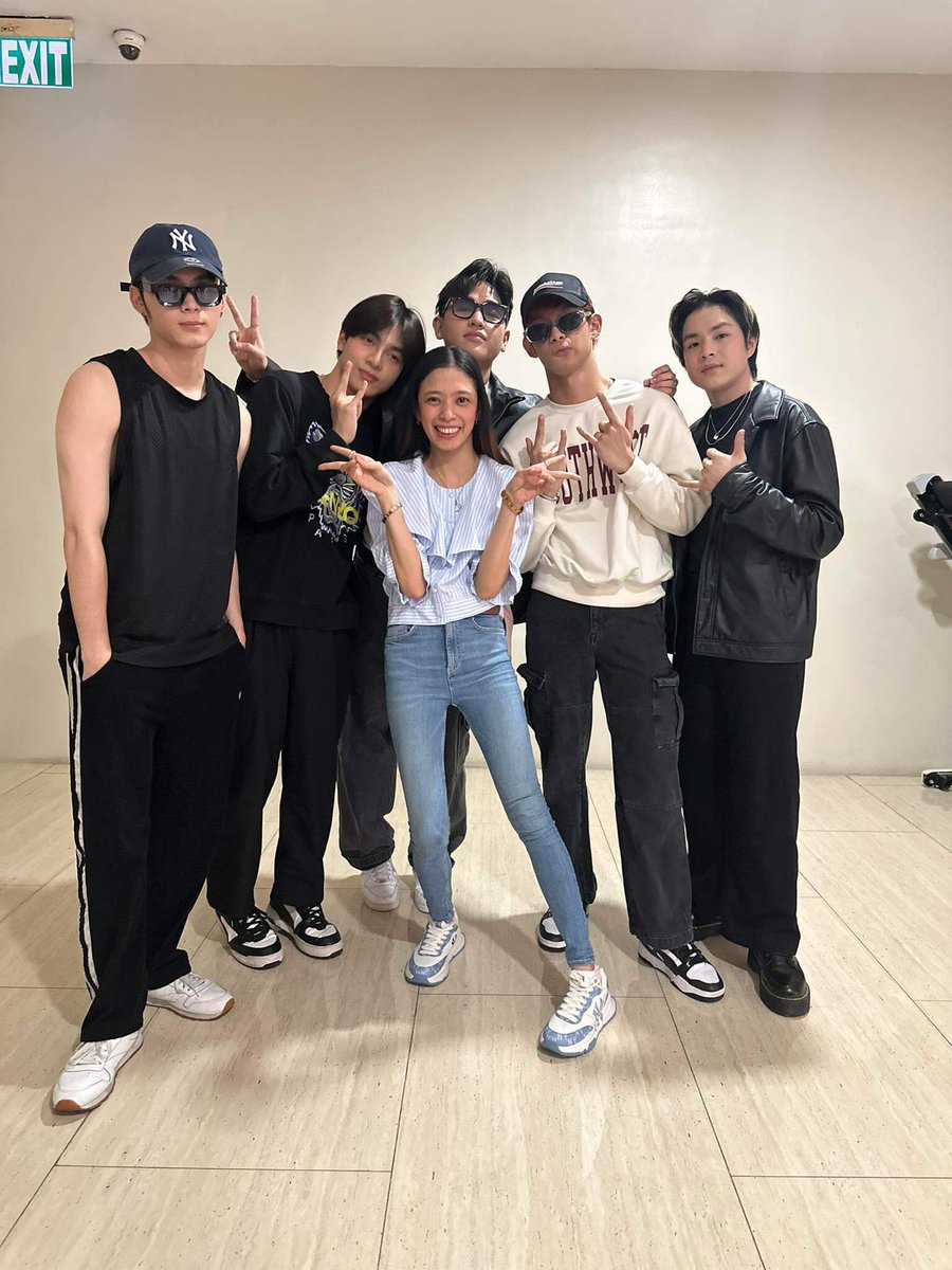vixiesph's tweet photo. Bon Voyage @NabiVixies  🥰

One of the dedicated 
Founders of VIXIES PHILIPPINES

We will treasure all the memories you spend together with us here in the PH. Thank you for all the efforts and love for our boys @vxonofficial . We will miss you. https://t.co/L2y3g0JK0k
