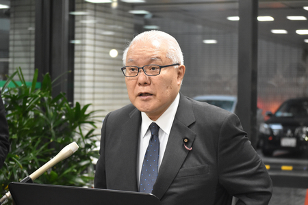 livedoornews's tweet photo. 【危機感】少子化歯止め「この6年がラストチャンス」 武見厚労相
https://t.co/qIH5L32hIB

「若年人口が急激に減少する2030年代に入るまでの6年間がラストチャンスだ」と述べ、共働きや共育ての推進に向けた必要な取り組みを加速させていくと強調。持続的な賃上げなども図っていく考えを示した。 https://t.co/qiut04j1Lt