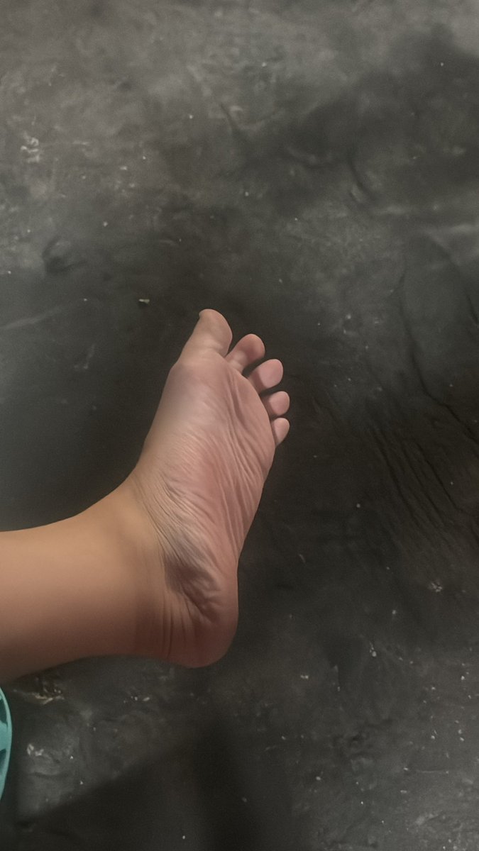 GoddessMinrva's tweet photo. men are weak for my feet and i can see why 😏😜

@rt_feet @FootParadiseRT @Feetopia @RTSIMP4Feet @findom4feet 

findom finD finsub asianbrat paypig arches toes solespics cryptodomme whalesub cashcow humanATM ripoff fetish feetpics walletdrain footworship https://t.co/wg13YWbvl9
