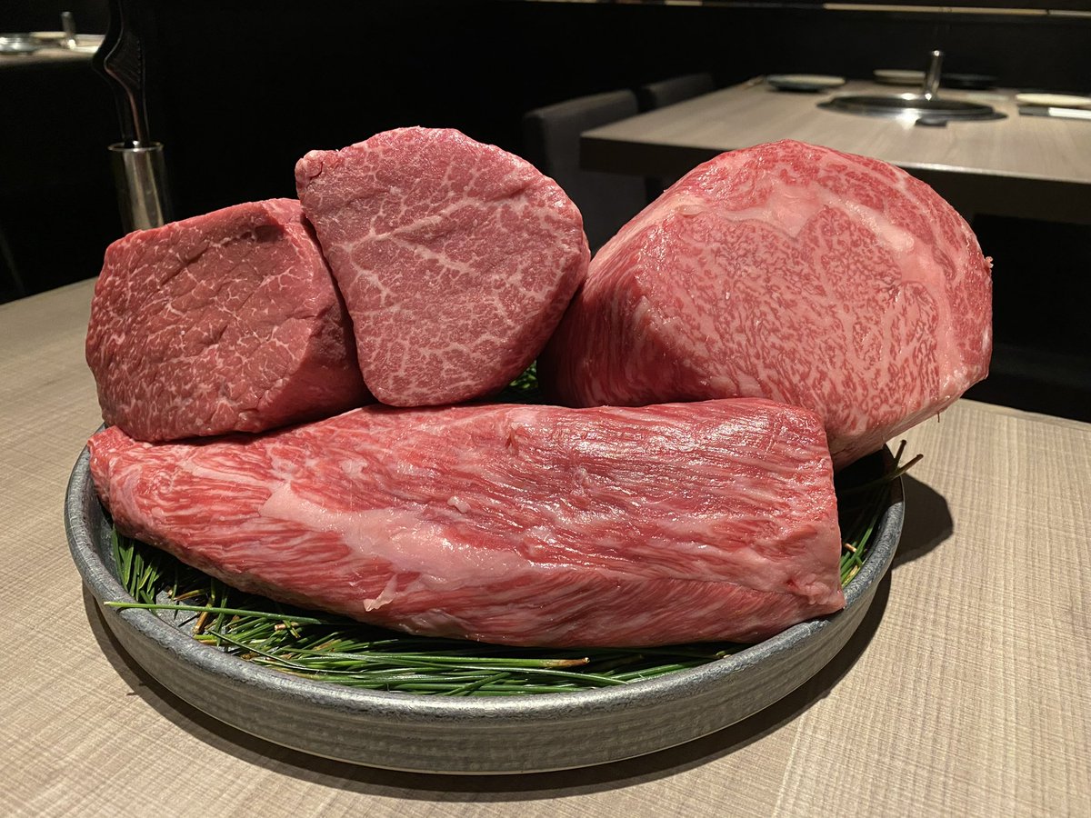 minidevilcchan's tweet photo. 肉好き女子による東京のガチで美味しい焼肉。

①焼肉冷麺ユッチャン。(六本木)
②焼肉おくむら(麻布十番)
③赤坂焼肉うしや(赤坂)
④焼肉一七三(恵比寿)
⑤鬼亭(渋谷)←鶏
⑥うし松(広尾)
⑦Ushigoro.S(西麻布)
⑧ Cossott’e sp(麻布十番)
⑨肉屋田中(銀座)←肉懐石かな？ https://t.co/9WQ9uhhaaW