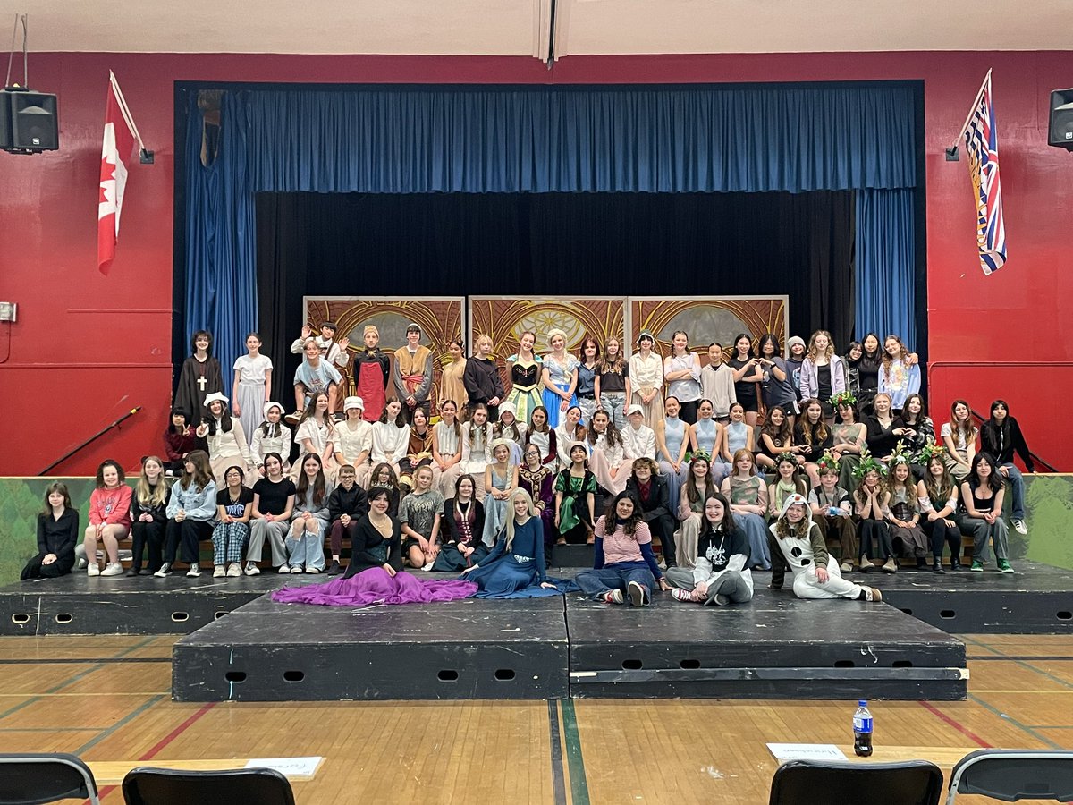 AllisonBalabuch's tweet photo. Another epic year of Middle School musical theatre @centralsd61 is officially done! Thanks to the cast and crew of Frozen Jr. You are all amazing! This is what learning looks like! https://t.co/CBpizAVkQr