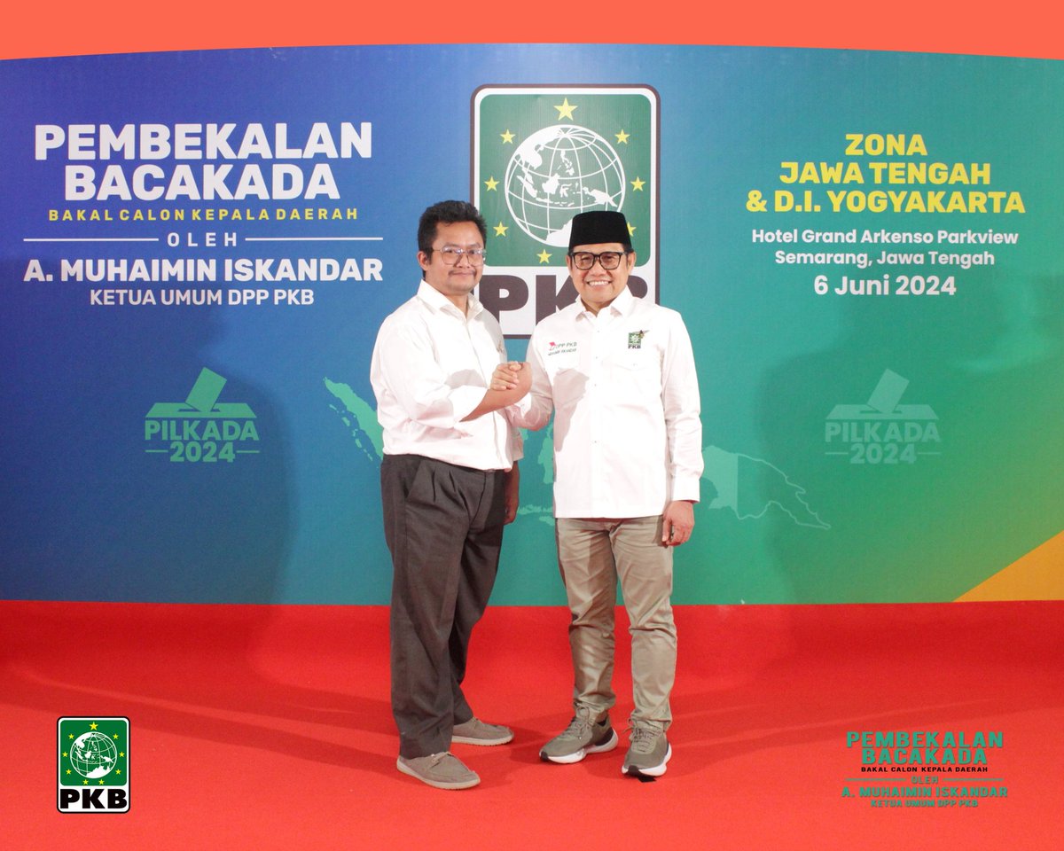 TriadeAmarullo2's tweet image. Sepertinya sih sepertinya... Warna sepatunya aja... Sefrekuensi... #PembekalanBacakada... #PartaiKebangkitanBangsa... #PKB... #MuhaiminIskandar...