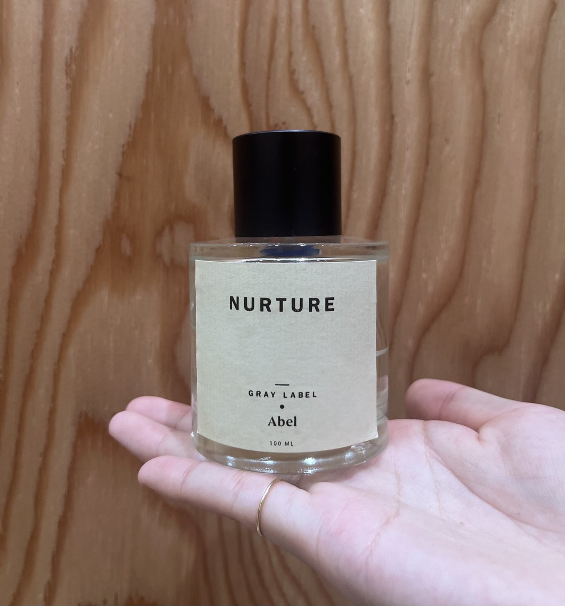 Abel｜ナーチャー サンダルウッドの木の温もりととオレンジフラワーの