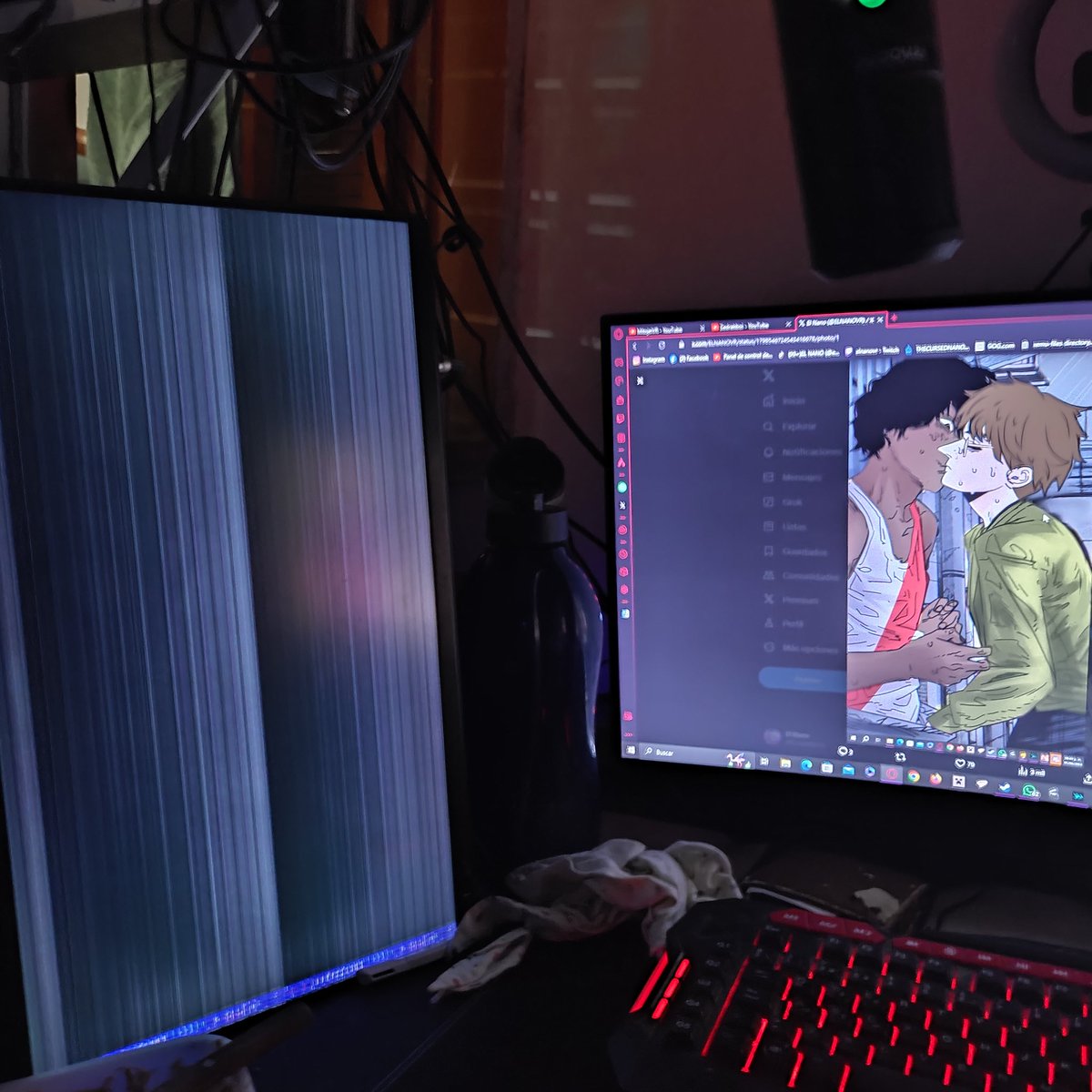 Banda el fondo de pantalla de <a href="/Grifvoid/">Grifvoid</a> y <a href="/hoxypunto/">Hoxy</a>  se acaba de llevar el alma de mi monitor ☠️