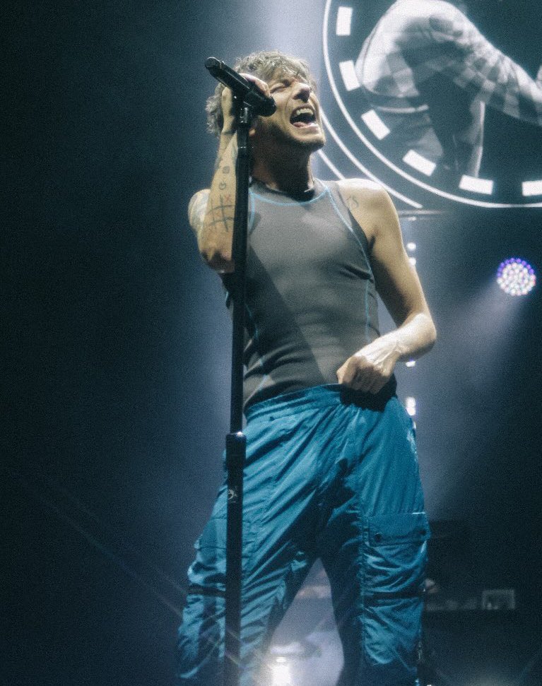 ً (@louisarchlve) on Twitter photo 