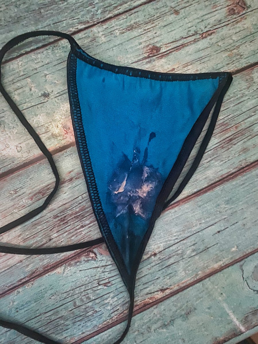 ExeGore85683's tweet photo. Very drippy this morning.. it came all the way thru

#thong #bragas #penty #slip #dessous #horny #lingerie #dirty #crotch #wornknickers #sexy #undies #womenunderwear #nylon #satin #gusset #godet #feet #usedpanties #wornpanties #pantysniffer #creamy #creamyunderwear #wetgoddess https://t.co/52D6S6wxKA