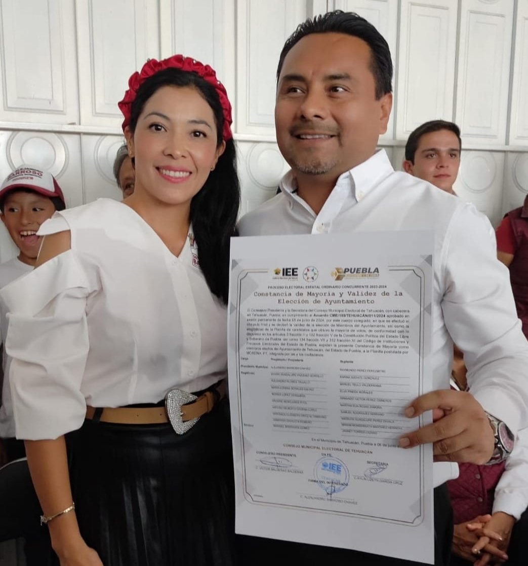 agustingc2012's tweet photo. Felicito a nuestro compañero #AlejandroBarroso, Presidente Municipal Electo del Municipio de #Tehuacán  
Quien gobernará para beneficio de sus ciudadanos bajo los valores de #Morena: No Robar, No Mentir y No Traicionar al pueblo. ¡Enhorabuena! 🫶 
#ConElPuebloTodo https://t.co/Br3rHgZZri