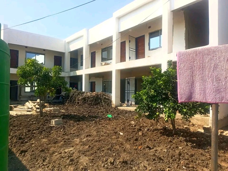 TaylorDanielTD's tweet photo. KABULONGA|| BEDSITTERS || K3,500 || MORDEN UNITS ON RENT||
 ready ⭕ July first week
CALL or WHATSAPP 0973804068
 Off Kabulonga Rd near mount Zion ⛪
 -neat 
 -morden
-self contained
-showers 
PAY K3,500 by 3
CALL 0973804068
#RETWEET #ZEDTWITTER #LUSAKARENT #HOUSES 

#kabulonga https://t.co/UJQVmgkG4N