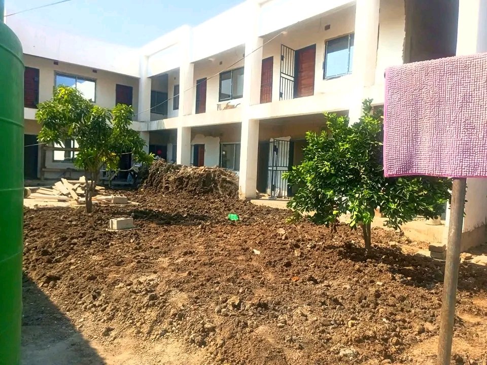 TaylorDanielTD's tweet photo. KABULONGA|| BEDSITTERS || K3,500 || MORDEN UNITS ON RENT||
 ready ⭕ July first week
CALL or WHATSAPP 0973804068
 Off Kabulonga Rd near mount Zion ⛪
 -neat 
 -morden
-self contained
-showers 
PAY K3,500 by 3
CALL 0973804068
#RETWEET #ZEDTWITTER #LUSAKARENT #HOUSES 

#kabulonga https://t.co/UJQVmgkG4N