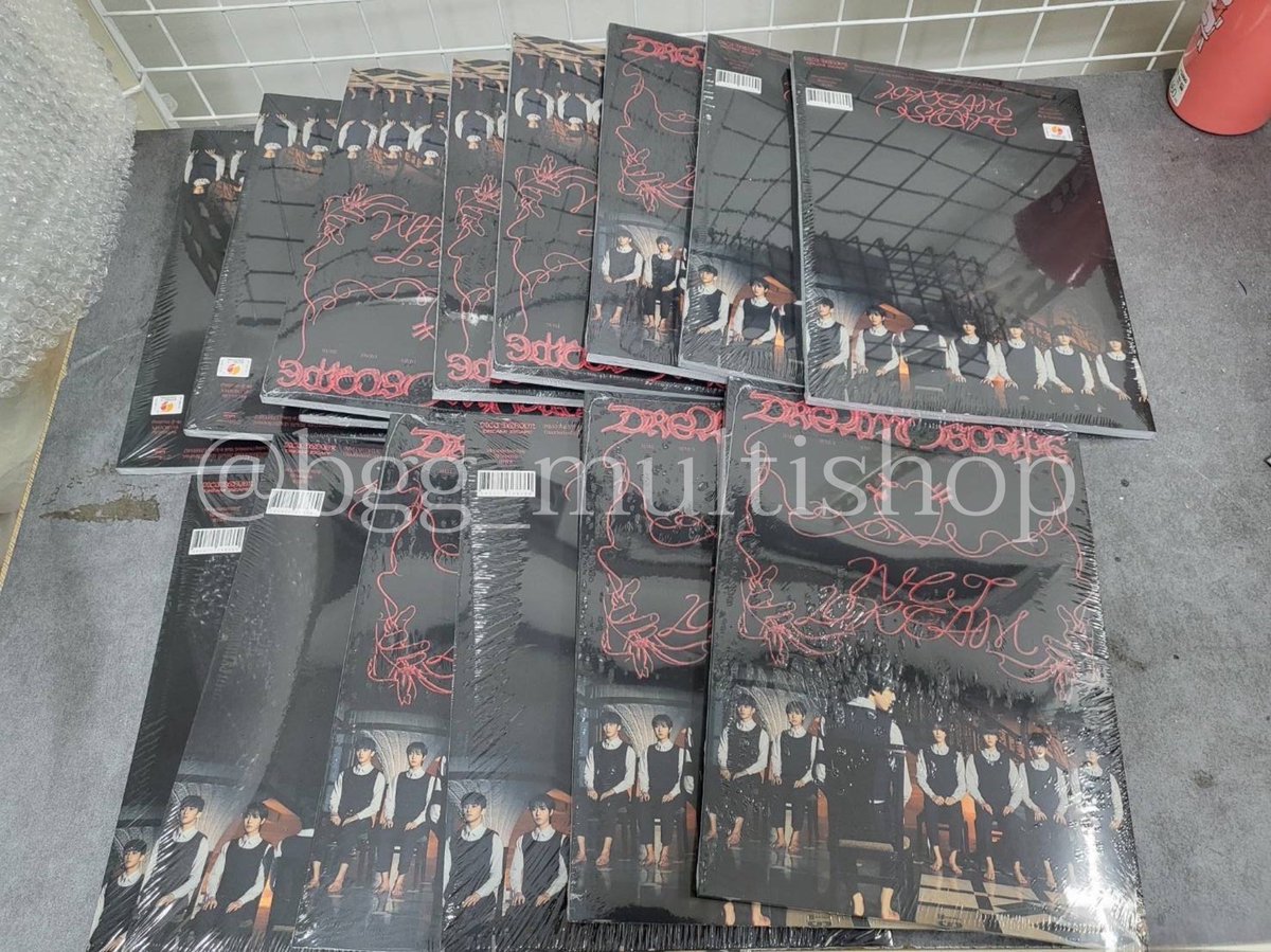 bgg_multishop's tweet photo. [อัพเดต] อัลบั้มรอบไซน์ NCT DREAM DREAM( )SCAPE รอบ musickorea 🚀💘
ตอนนี้อัลบั้มถึงบ้านเกาแล้ว แต่ยังเหลือการ์ดอยู่ซึ่งเว็บจะจัดส่งมาพร้อมกับอัลบั้มไซน์ หากมีอัพเดตเพิ่มเติมจะมาแจ้งน้าาาา🧏🏻‍♀️
 #bgg_update https://t.co/MNVuzziYGk