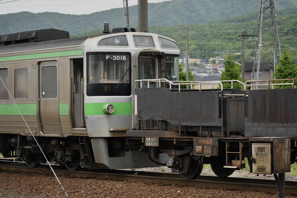 extra_car21's tweet image. 24/06/06 札幌運転所
721系F-6編成+721系F-3018編成 入替[→翌日苗穂工場入場]

737系導入で離脱した721系5編成(F-4.5.6.3015.3018)が全て札幌運転所を離れました