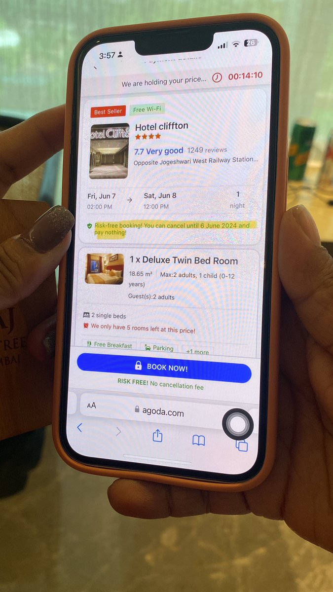 Shivanij1514's tweet photo. @agoda Rosie, see The attachments, the yellow highlighted confirms i can cancel the booking by 6june but suddenly the policy in Agoda changed. Why?????? Answer me you guys dont have any customer care contact number on your website too. Pathetic experience that I m getting. HELP https://t.co/deVGZeD4fq