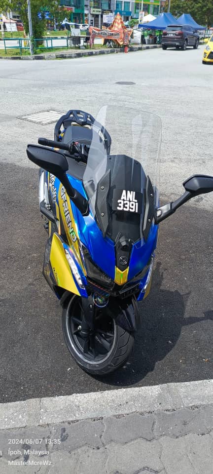 master_kukubesi's tweet photo. My love always Gfriend.. Now 2nd scooter Motorcycle i alway decal with of name of yeojachingu aka Gfriend..and me..pls support  me buddy. #GFRIEND #viviz #yerin #yuju #sowon #eunha #sinb #umji @viviz_update @gfriend @VIVIZ_official @YERIN_OFFICIAL_ #buddy https://t.co/z0pStQkfxZ