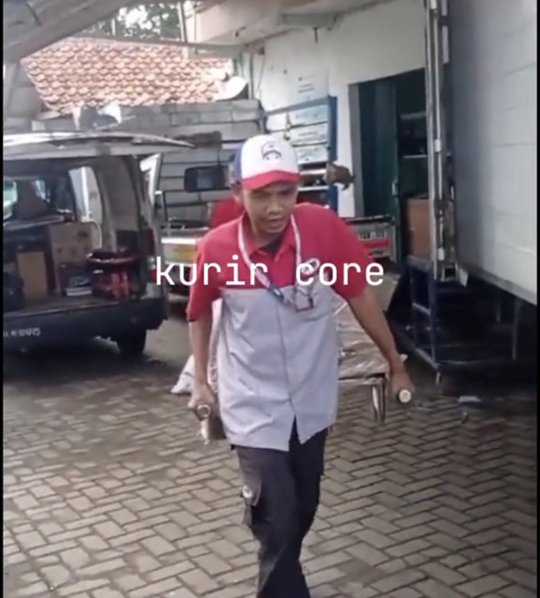 NumpangNgakak_'s tweet photo. KUMPULAN VIDEO KURIR CORE

A THREAD https://t.co/dUJcGQ2G8o
