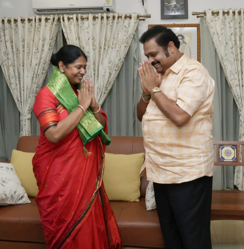 dmkathiranand's tweet photo. நடைபெற்று முடிந்த 2024 நாடாளுமன்ற பொதுத்தேர்தலில் இந்தியா கூட்டணி திமுக சார்பில் 

வேலூர் மக்களவைத் தொகுதியில் மீண்டும் போட்டியிட்டு  அமோக வெற்றிப்பெற்றமைக்கு
தூத்துக்குடி நாடாளுமன்ற உறுப்பினரும், கழக மாநில மகளிரணி செயலாளர் @KanimozhiDMK அவர்களை நேரில் சந்தித்து வாழ்த்துக்கள் பெற்றப்போது.

#DMKWins #KanimozhiKarunanithi #Tuticorin #Vellore #DMK4TN 

@arivalayam | @mkstalin | @Udhaystalin | @DMKVellore_