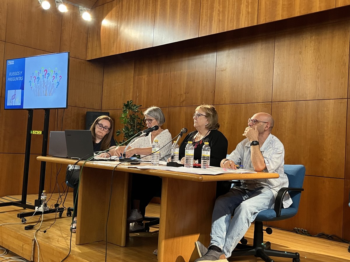 feadcv's tweet photo. ¡Tenemos nueva presidenta en #FEADCV! 🎉 Carmen Ibarra, gerente del Centro Las Suertes de Villar del Arzobispo, ha sido elegida para liderar nuestra federación. Agradecemos a Catalina Estevan por sus años de servicio y compromiso. ¡Seguimos trabajando juntos! 💪 https://t.co/PgjgFvRKEu