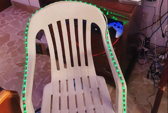 PlebeFriki's tweet photo. 🟡 ESTRANANDO SILLA!! 🟡 !comandos 🎮 https://t.co/azSAX7Kafo https://t.co/rdEvZVZSOY