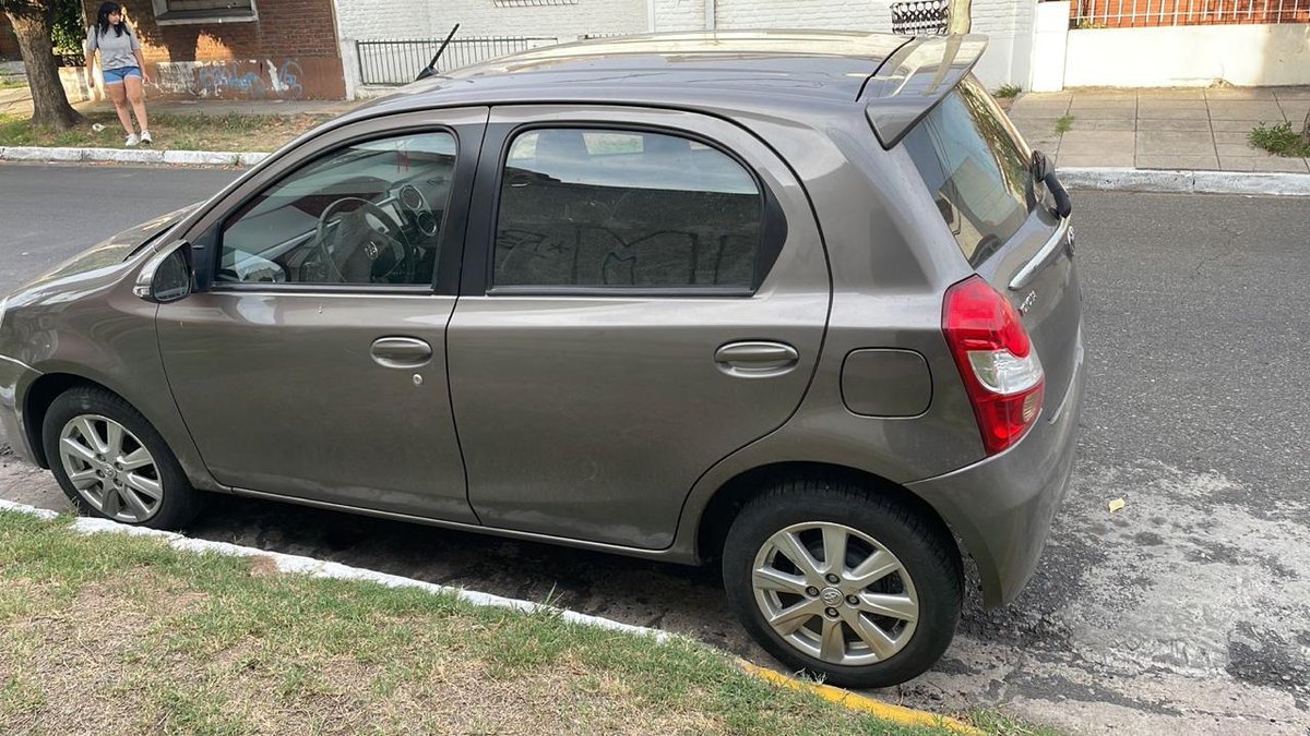 Ariel_Lobru's tweet photo. ROBADO ANOCHE 06/06 20hs
Zona Ramos Mejia, Lamadrid al 100.
2 ladrones armados apuntaron a un amigo q venia con su hijo y sobrina, menores de 10 
Ramos zona liberada
@C5N @cronica @todonoticias @canal26noticias @Kicillofok @FerEspinozaOK 
#inseguridad #RamosMejía #lamatanza # https://t.co/zpRNGRJU6o