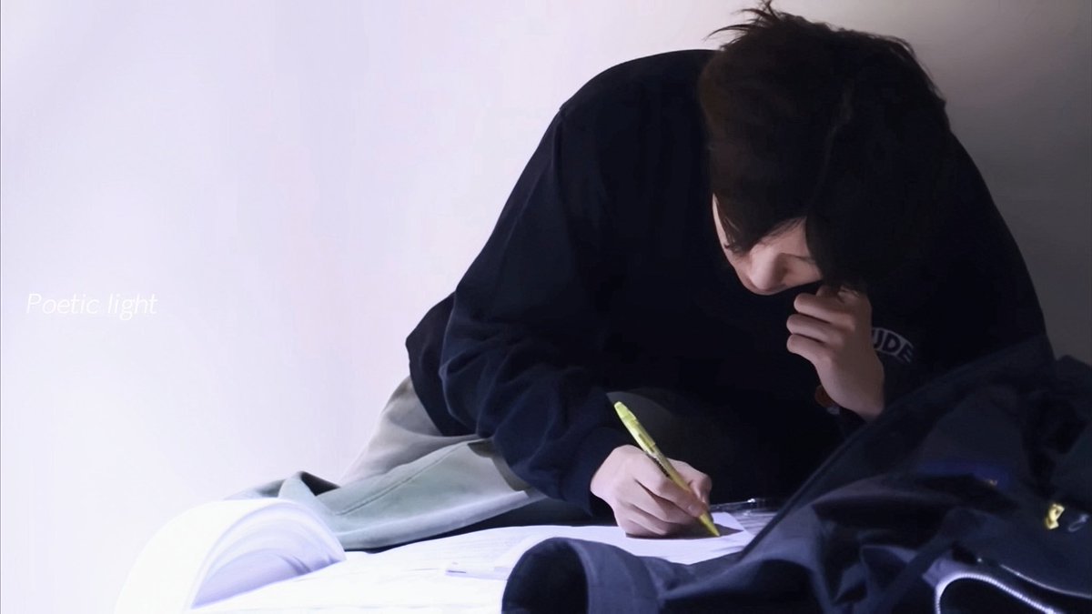 Poeticslight's tweet photo. #백현  ✒️@B_hundred_Hyun 
#BAEKHYUN https://t.co/EjjsiDrWDD